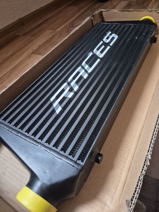 Интеркулер FMIC универсал 550 x 230 x 65 мм вход / изход 63mm - Black