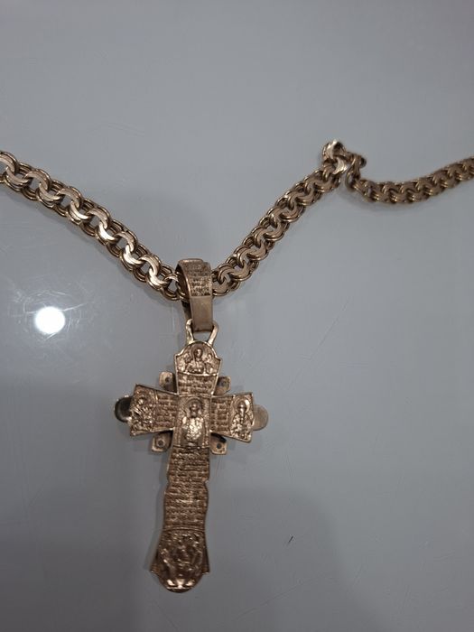 Продам цепь с крестиком
