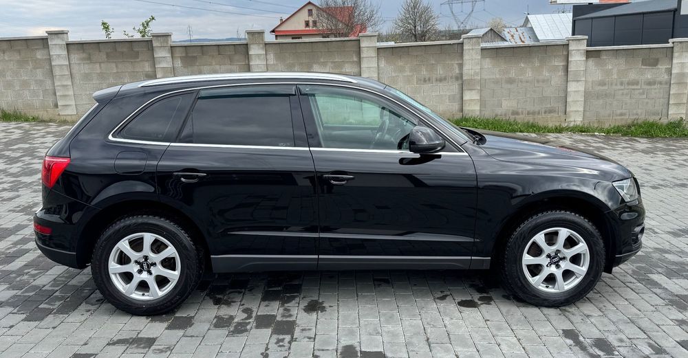 Audi Q5 Audi Q5, 4x4 (Quattro), 2010, 250.000 km, cutie manuala, 2.0 diesel