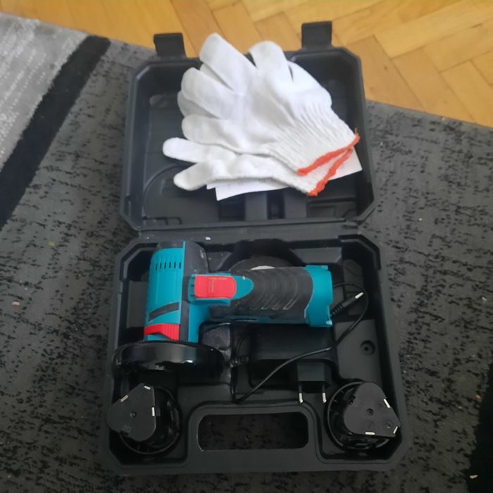Mini polizor cu acumulator