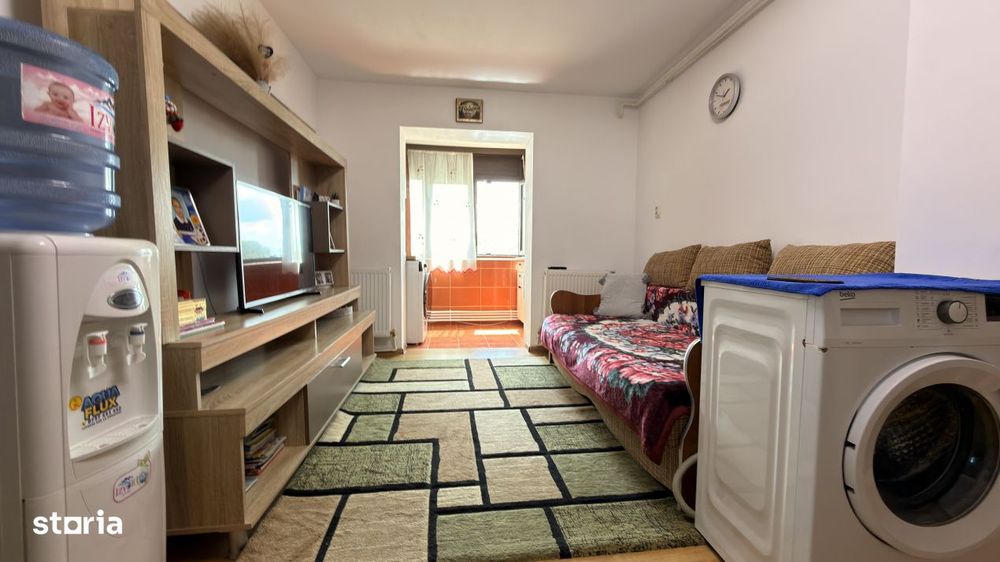 Apartament 2 camere decomandate transformat in 3 de vanzare in km 4-5