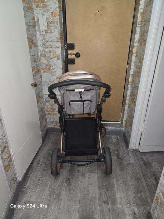 Продаю детскую коляску