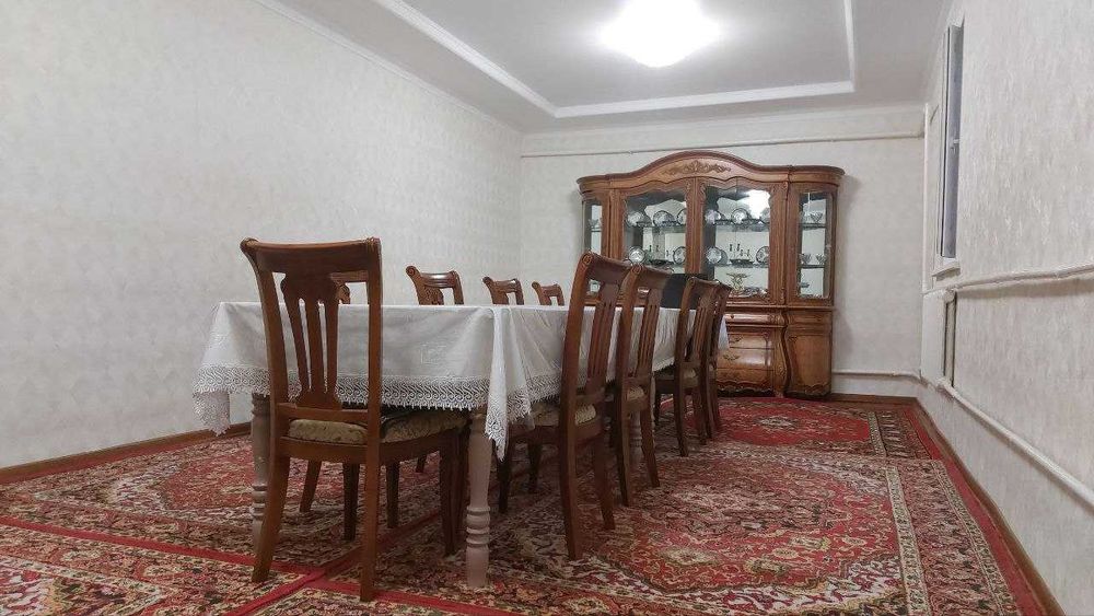 Уй сатылады центрда