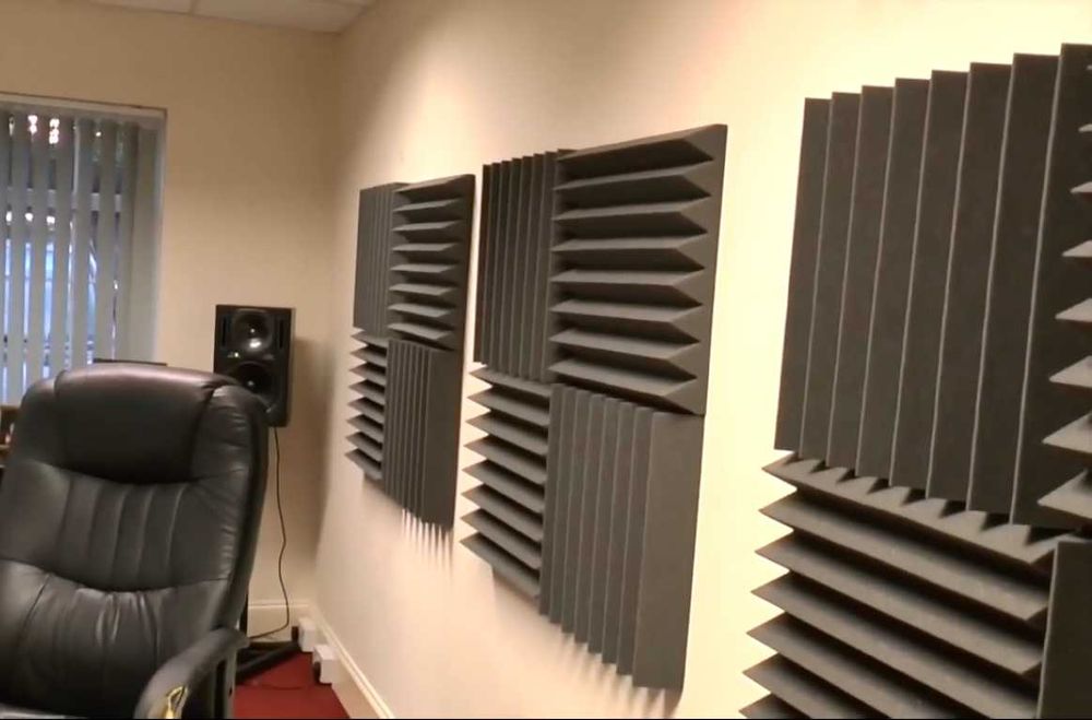 Акустические поролони  студия кинотеатр эхо шум звук.