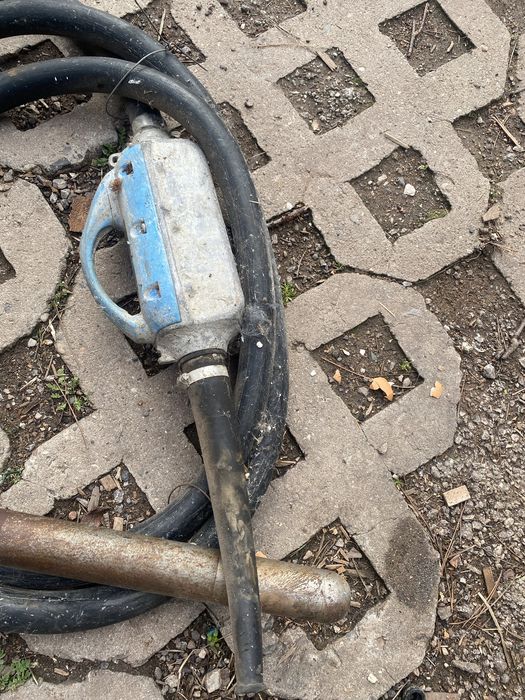 Продавам вибратор за бетон