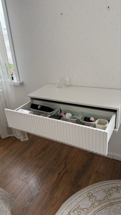 Туалетный столик-консоль