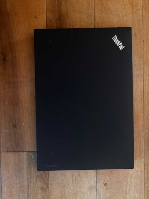 Laptop Lenovo. 238 GB. Aproape nefolosit!