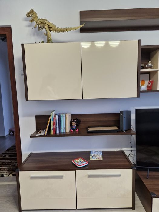 Vând Mobila de  sufragerie. Preț negociabil