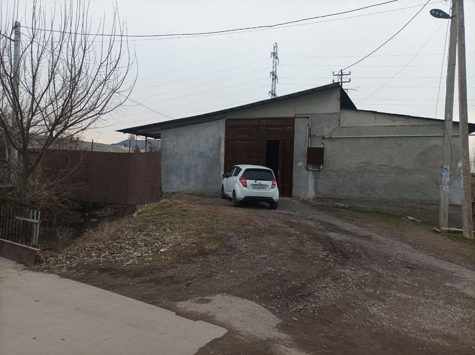 Uy sotiladi 20 sotih