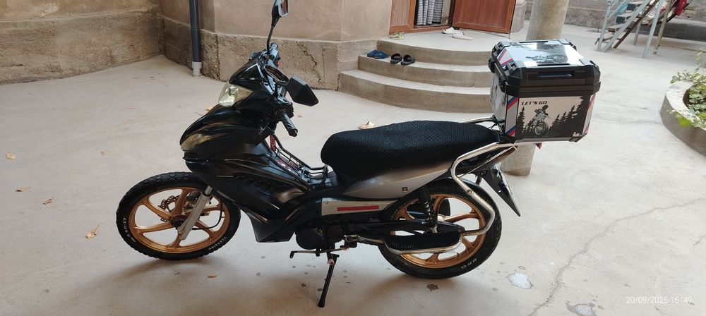 Moped 110cc sotiladi