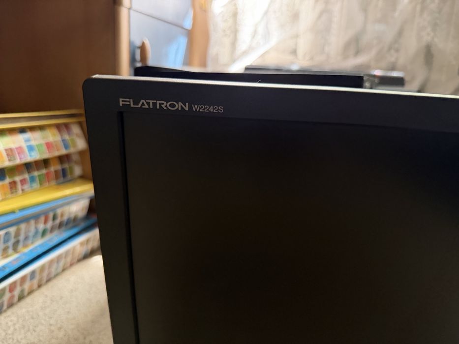Монитор LG Flatron 22“