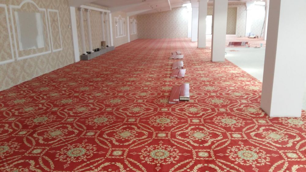 Montaj mocheta si pvc,cât și curățat profesional mocheta
