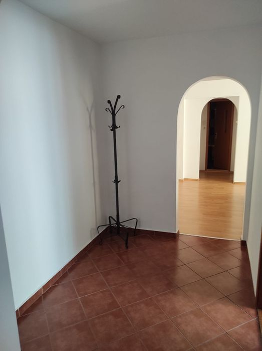 Închiriere apartament 3 camere Titan, București