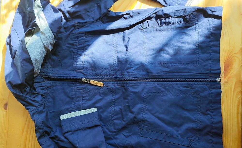 Дождевик синего цвета для мальчика 7-8 лет марки CARTERS