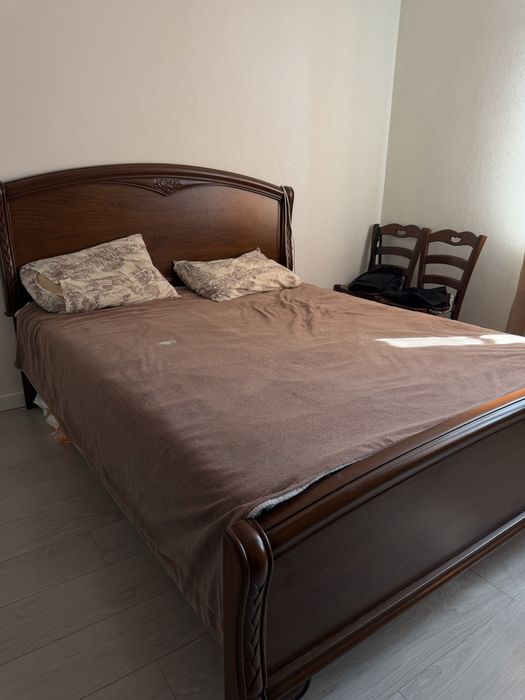 Продам спальный гарнитур