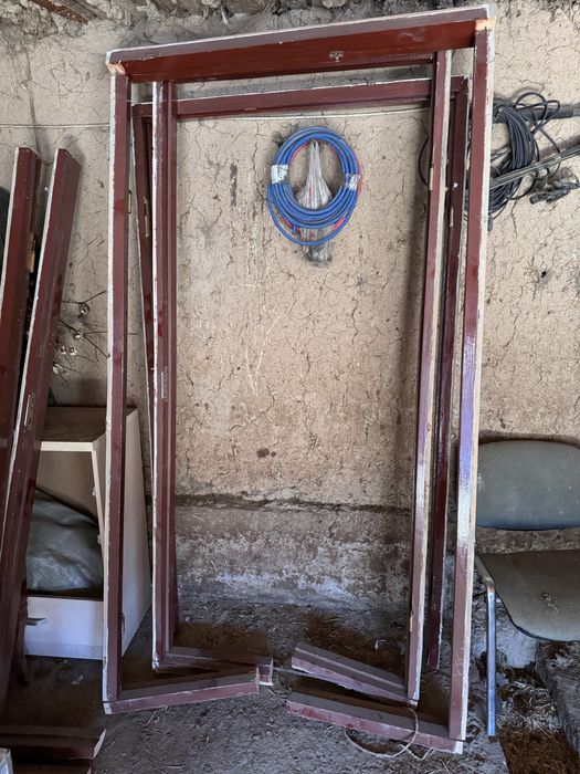 Есык рамасымен бырге