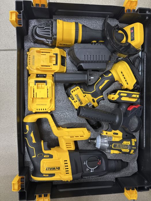 Набор инструментов 4в1 DeWALT