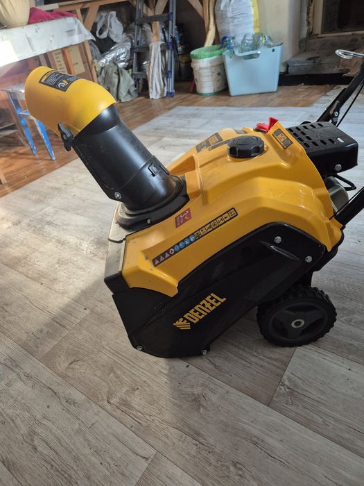 Снегоуборочная машина