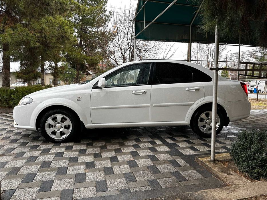 Gentra 3 позиция автомат Люкли 4.700км пробег МАСЛА!