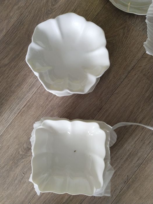 Посуда много разные