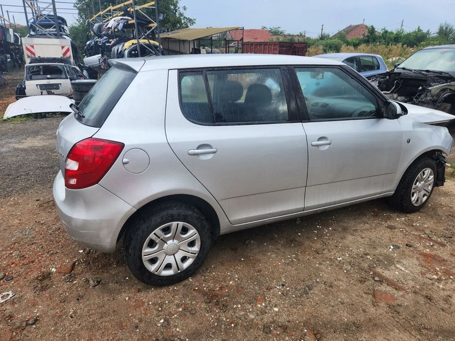 Cutie Viteze Manuala 5+1 Trepte Skoda Fabia Praktik Roomster Seat Ibiza Vw Polo 1.2 Benzina Cod Cutie LNR Motor CGP Dezmembrez Skoda Fabia 2 1.2 Benzi