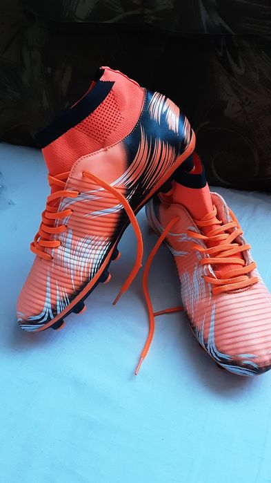 Crampoane fotbal mărimea 42