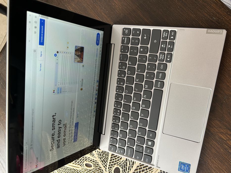 Лаптоп Lenovo Miix 320