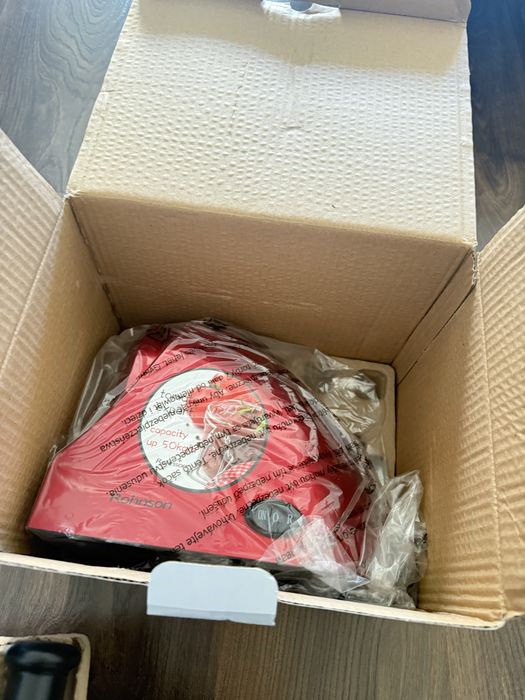 Masina electrica de tocat rosii ROHNSON NOUA