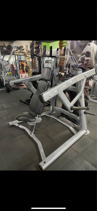 Професионален Life Fitness Shoulder Press