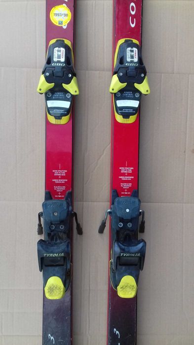 2 perechi ski, modele mai vechi, lungime 175 cm, Rossignol si K2 (USA)