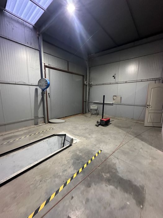 Inchiriez hala 150 m centura nord Craiova ( zona piscina  Melis)