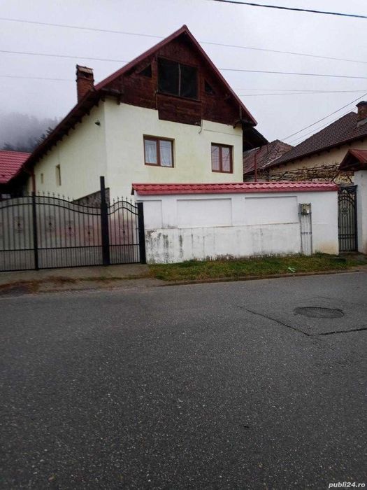 Vand casa in Vaideeni, Valcea, pretabila pt locuit sau casa de vacanta.