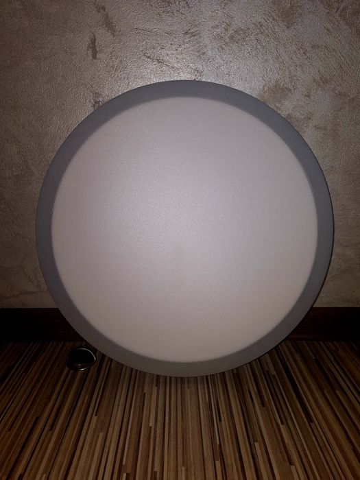 Plafonieră LED Eglo.