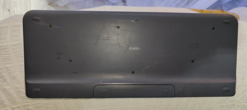 Logitech K400 Plus клавиатура с тачпадом