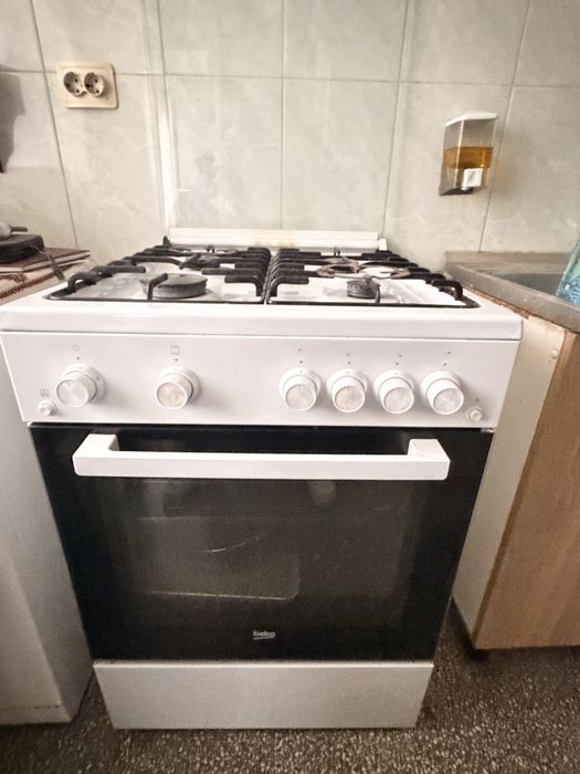 Aragaz Beko pe gaz - 4 ochiuri