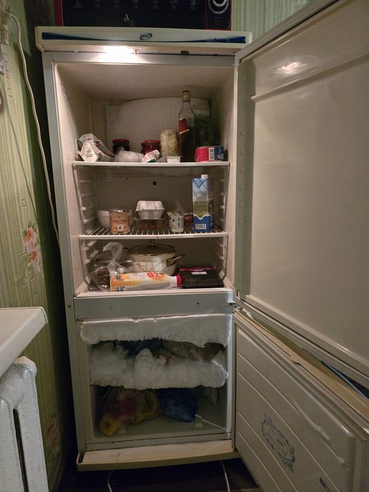 Холодильник с морозильником