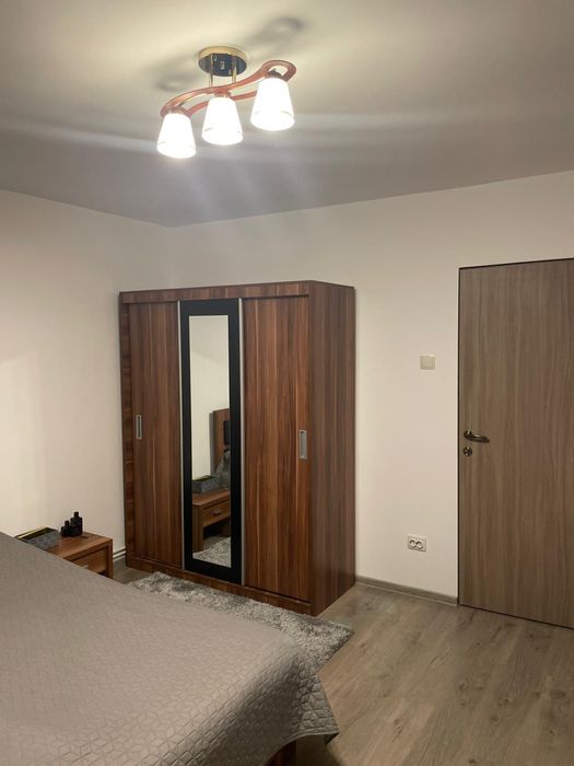 Proprietar. Inchiriez apartament cu o camera ultracentral zona Grand