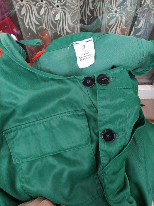 salopeta/costum de protectie forestiera. drujbist