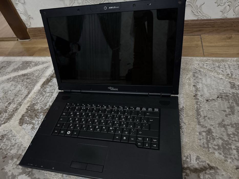 Ноутбук Fujitsu Siemens AMILO Li 3710 — рабочий, хорошее состояние