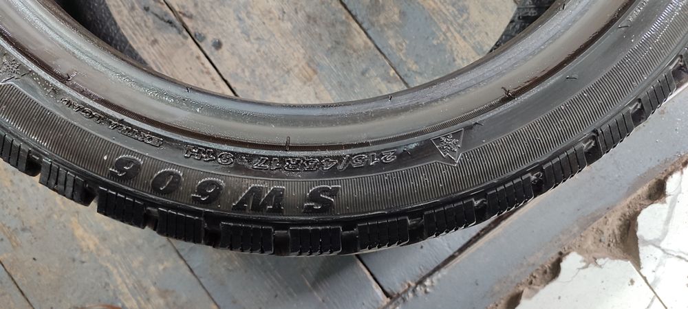 215/45/17 2шт покрышка