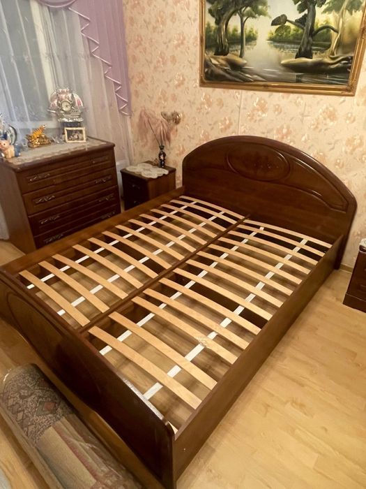 Продаем спальный гарнитур