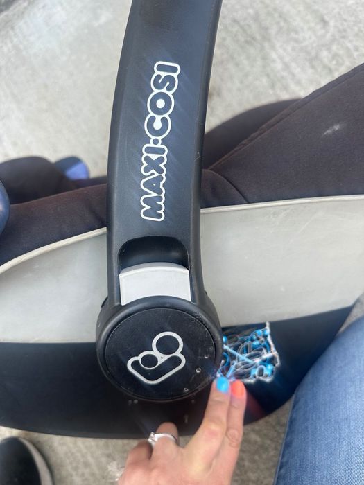 Maxi Cosi бебешки стол за кола от 0 до 18месеца -Цена: 40 лева?