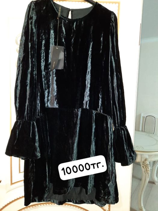 Продам женские платья 50-52