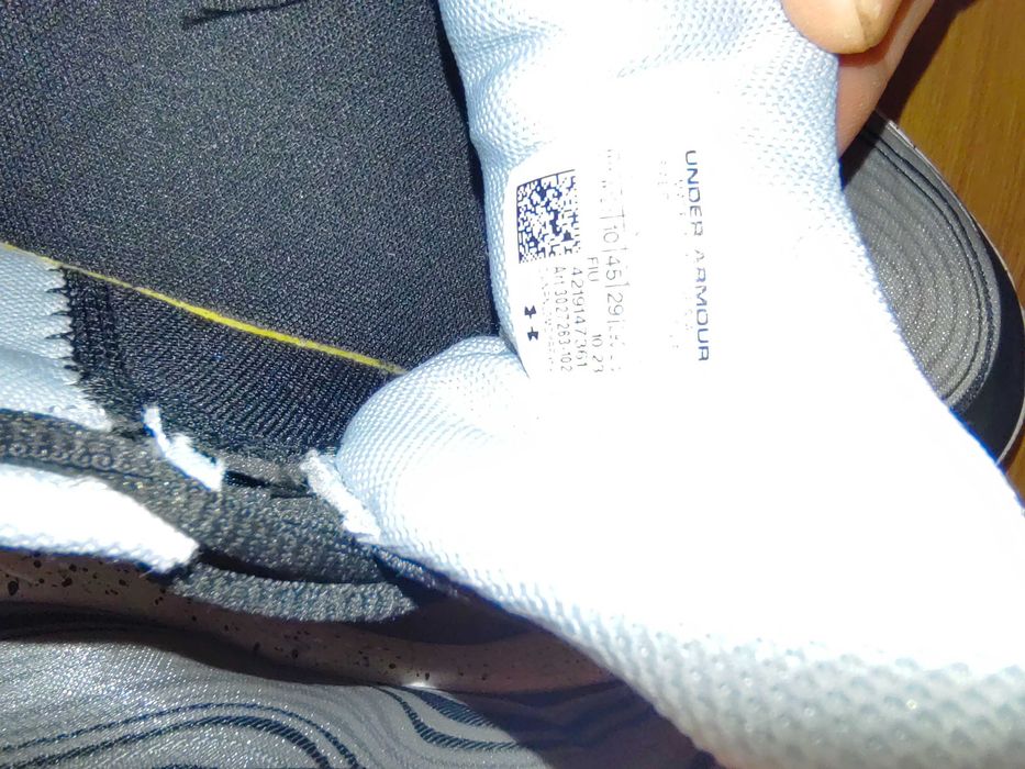 Adidasi Under Armour