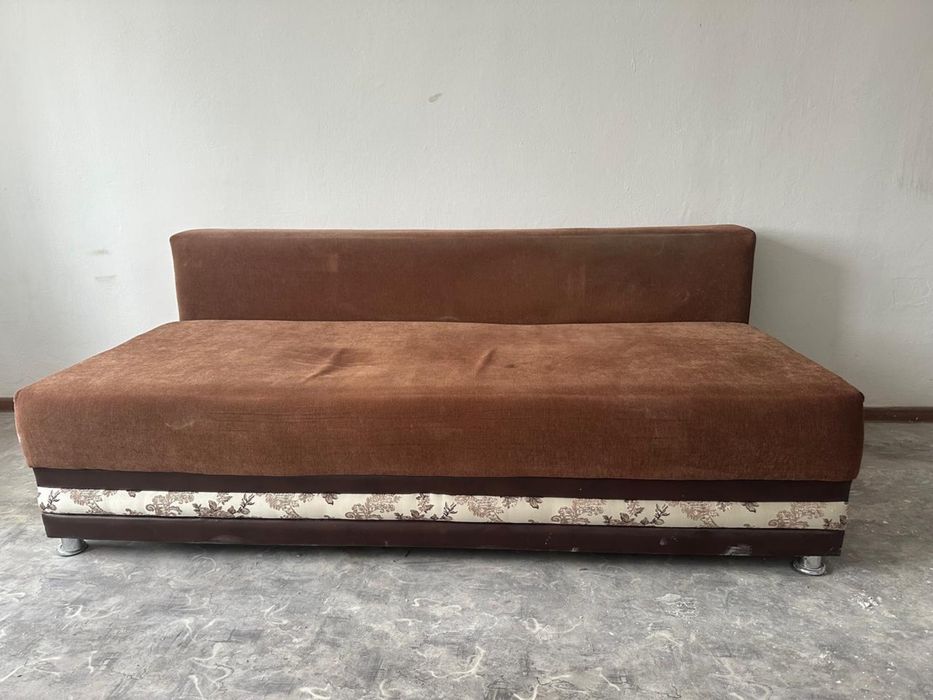 Диван в хорошем состоянии