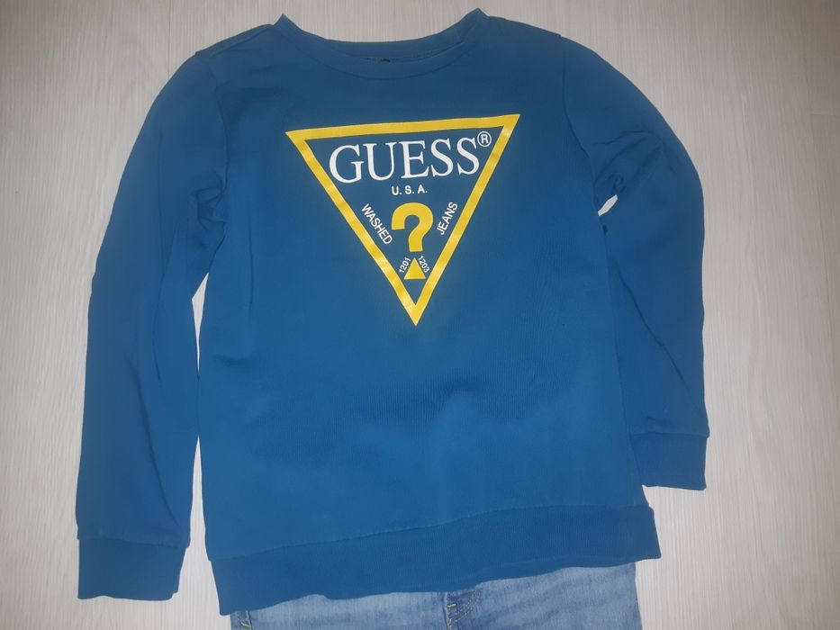 Суичър Guess и дънки H&M