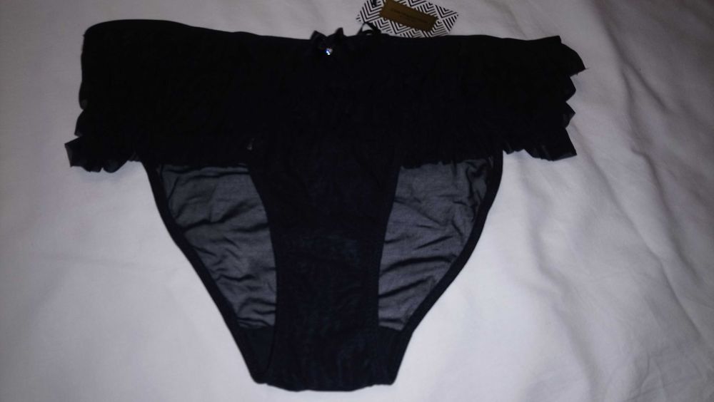 Секси бельо много нежна и приятна дантела!