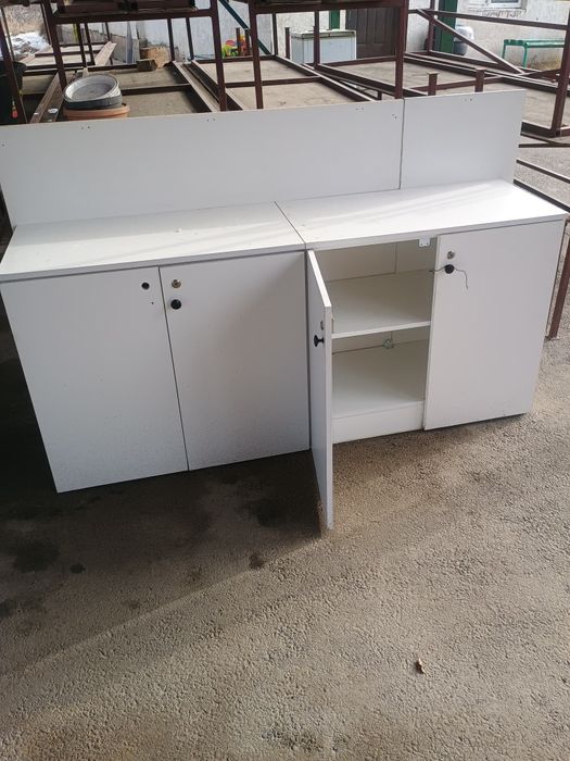 Шкаф, тумби продается