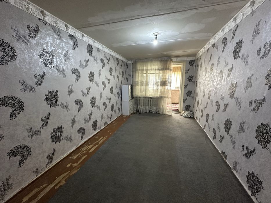 Феруза эко базар продается квартира 2в3/4/5 кирпич 2 балкона 2х6+2х3
