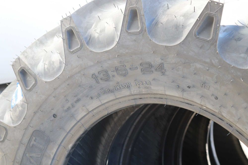 Anvelope 13.6-24 Ceat 8 ply noi cu garantie pentru tractor